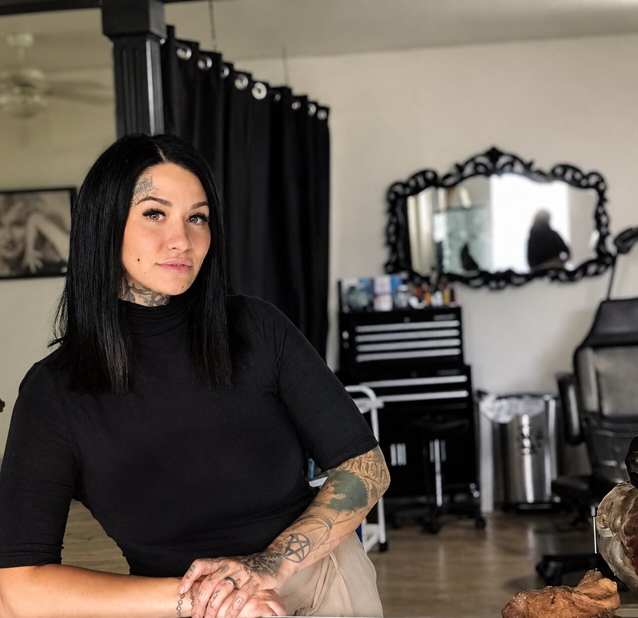 Sabrina, tatoueuse chez Boutique Paradise Tattoo
